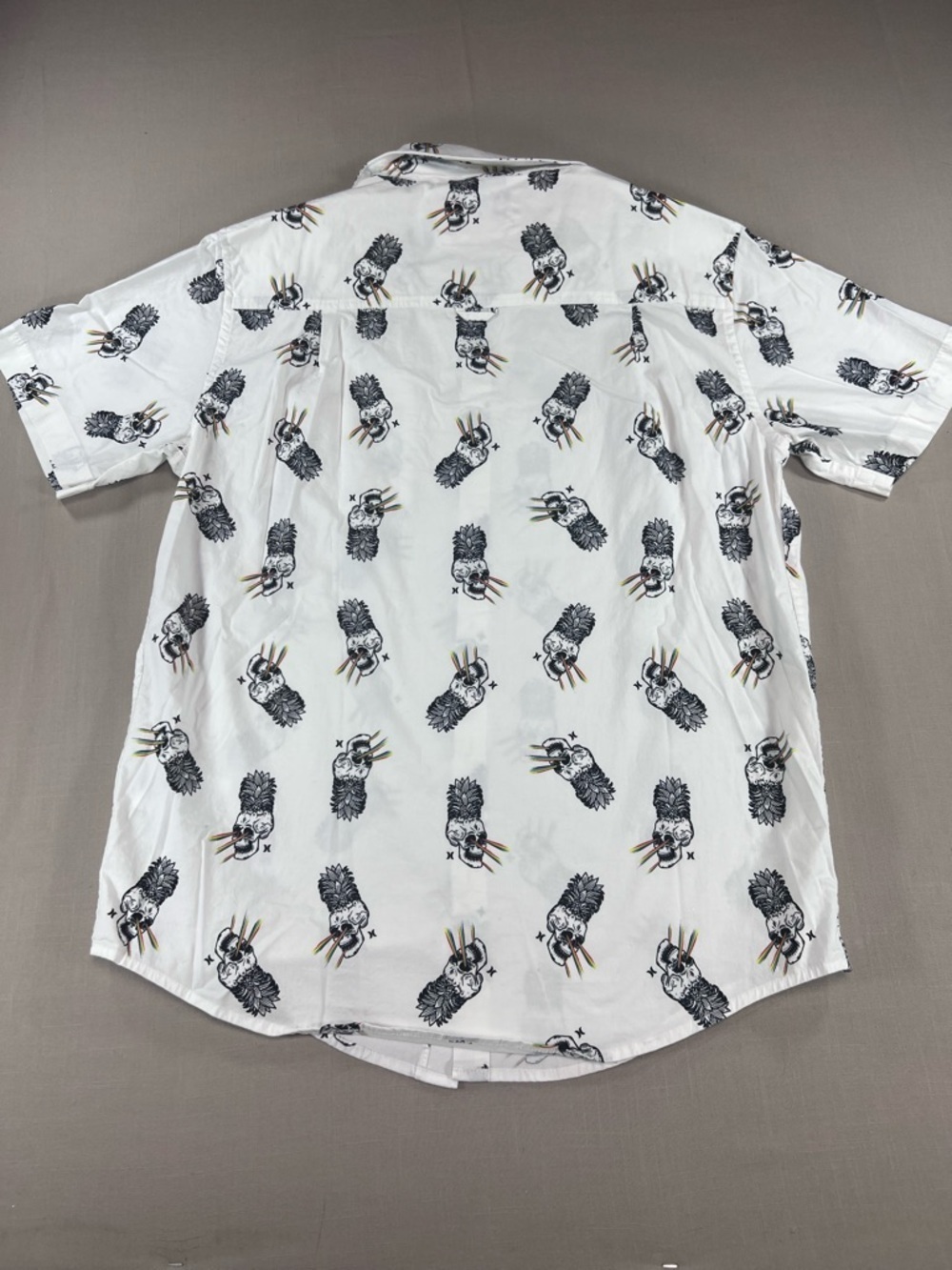 Hurley Men’s S White Skull Pineapple Print Short Sleeve Button Down Stretch Fit - Picture 7 of 10